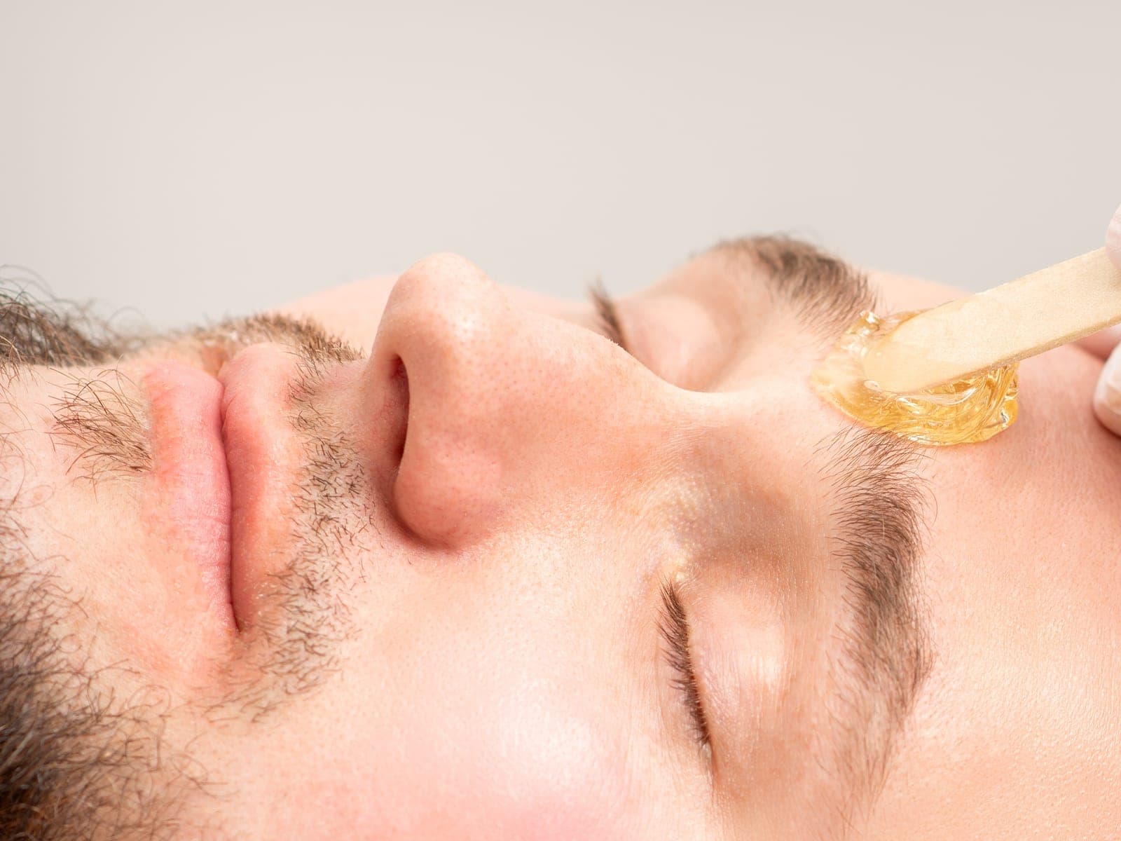 Men's Waxing Men's eyebrow and grooming waxing service at 18|8 Fine Men's Salons in Dallas